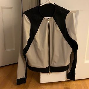 Lululemon bomber cut warm up 6